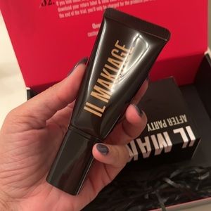 Brand new IL Makiage after party foundation shade 115